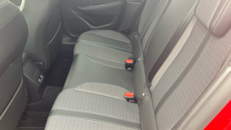 Peugeot 208 1.2 PureTech 100 Allure 5dr Petrol Hatchback